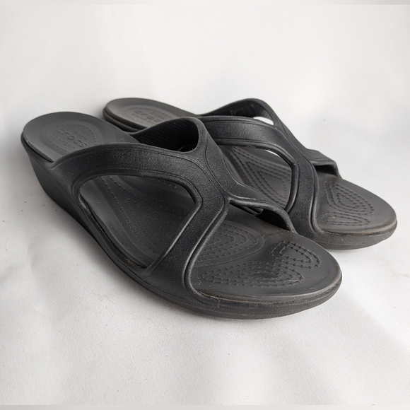 CROCS Women Wedge Sandals Size 6 Dark Gray Black Color - Picture 1 of 9